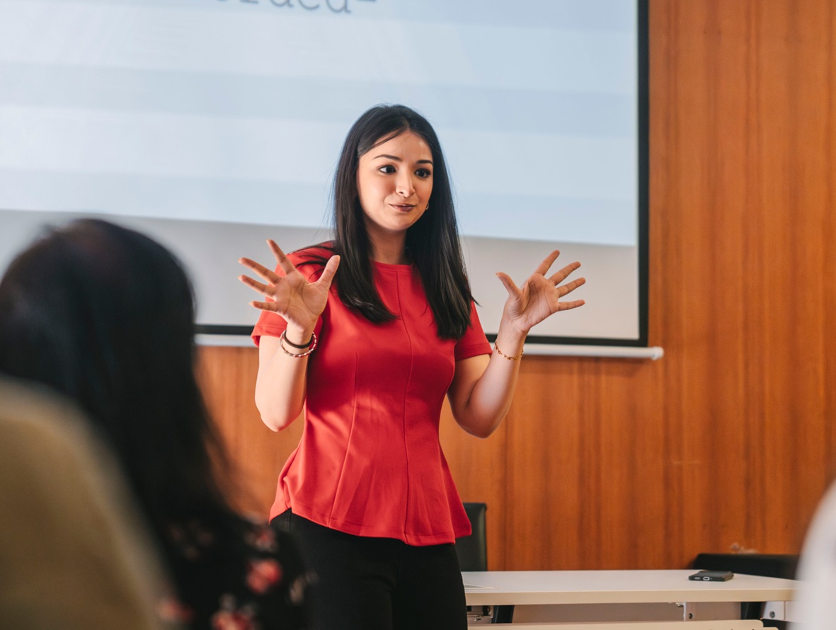 Mentee presenting at the Madrid wrap-up